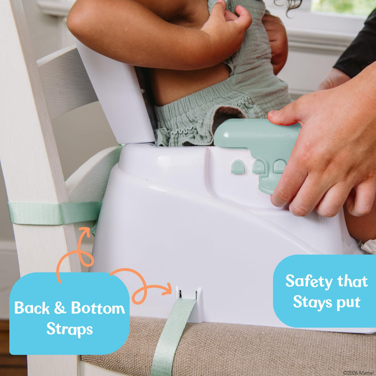 Adjustable Booster Seat with Safety Straps J7580
